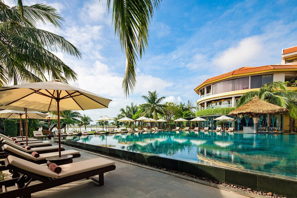 VIETNAM  -Triple Threat Nursing Conference- Hoi An.