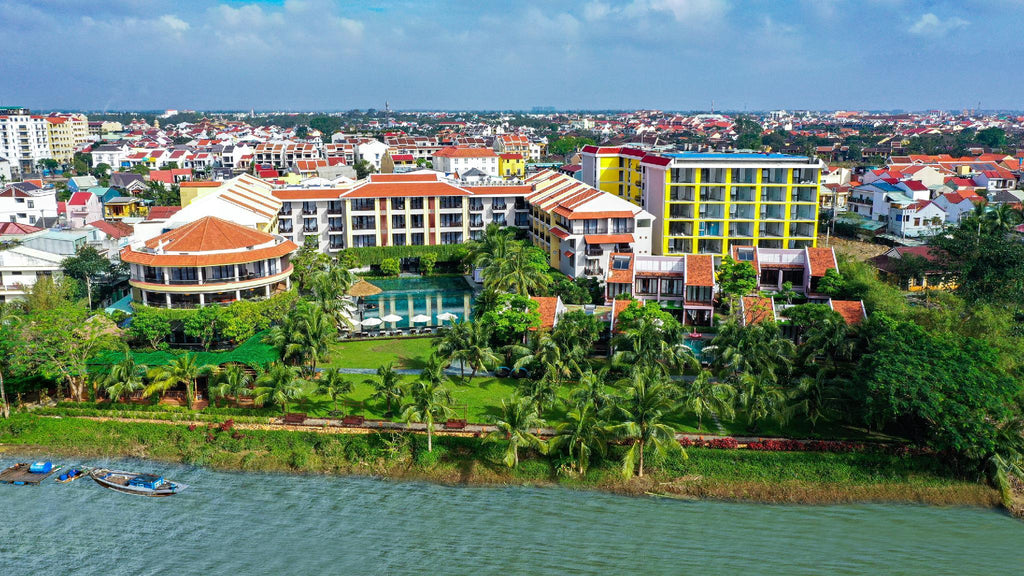 VIETNAM  -Triple Threat Nursing Conference- Hoi An.